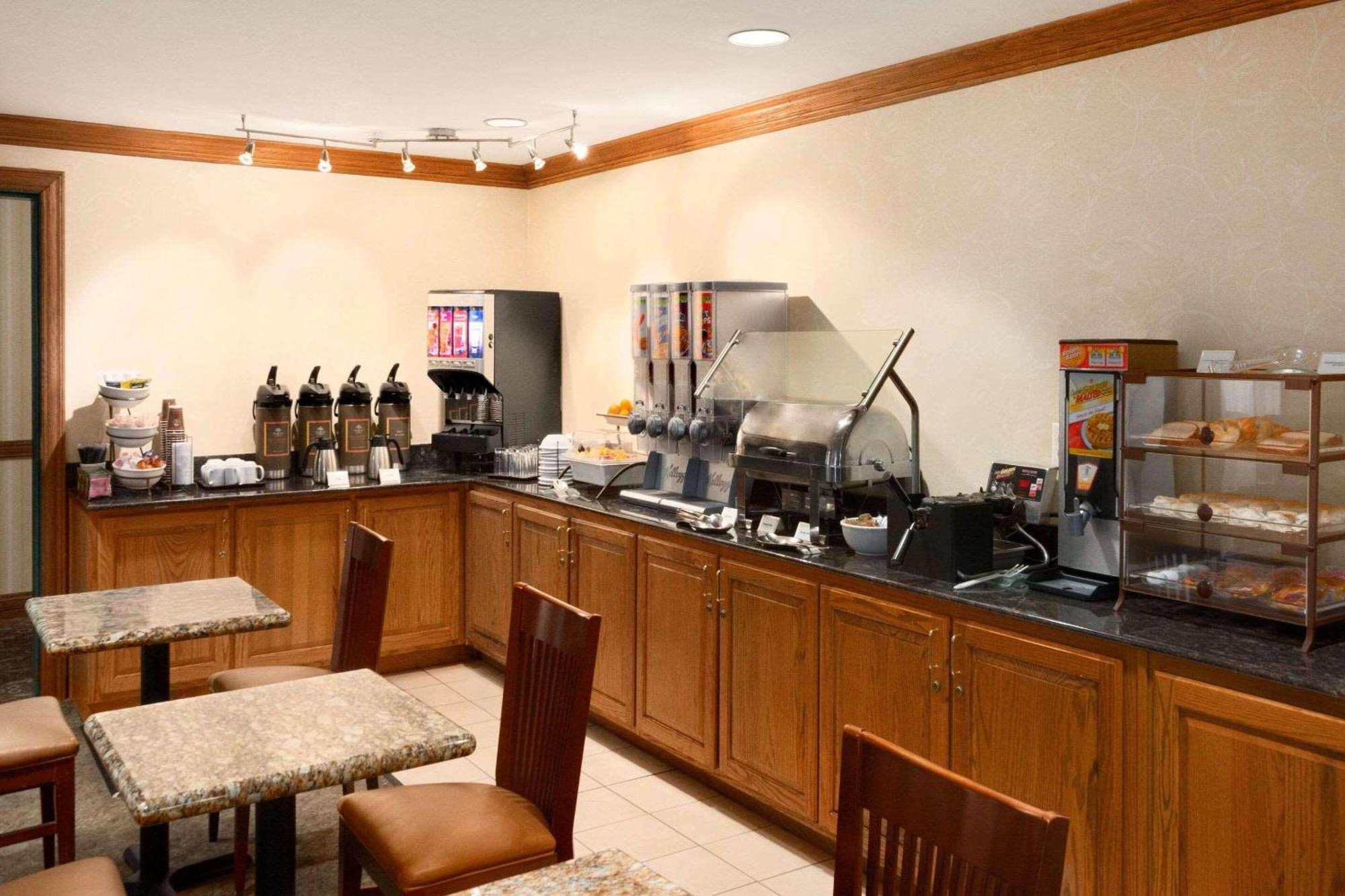 Country Inn & Suites By Radisson, Columbus, Ga Экстерьер фото